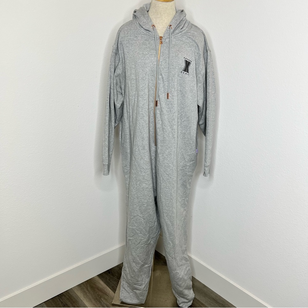 🔹 Savage x Fenty Hooded Onsie